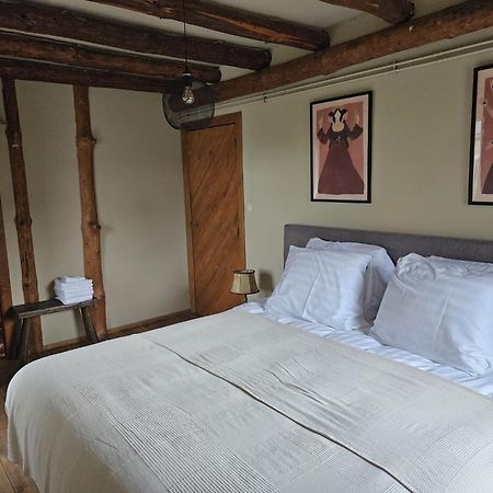 Buteo Chambres D'Hotes & Espresso Lesterny エクステリア 写真